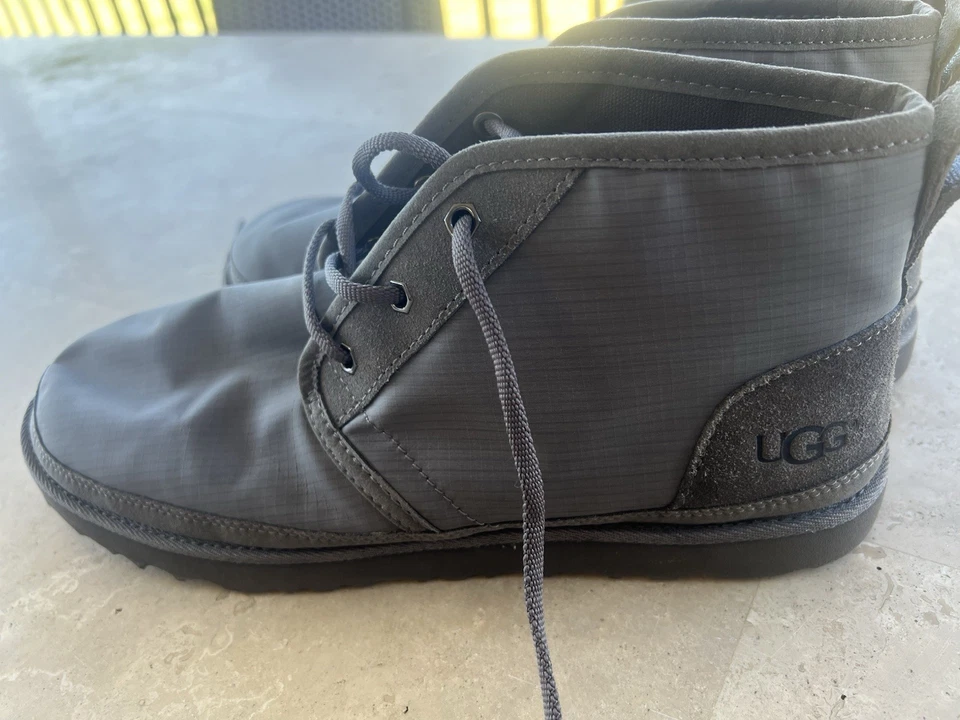 Botas Chukka UGG Para Hombre Impermeables Gris Con Cordones Talla US 11 Foto 3 de 4