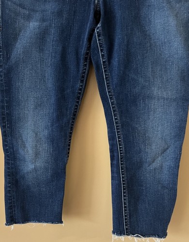 Jeans Silver Co Suki Capri para mujer 29x21 denim elástico desgastado - Imagen 8 de 13