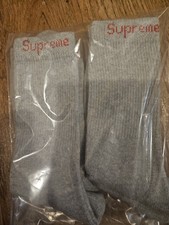 SUPREME SOCKS 2 PAIRS GREY COLOR ONLY NO THE PACK 