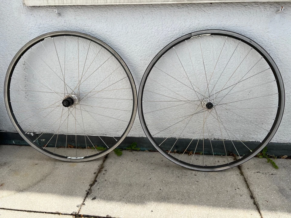 LRS Nabe Shimano M900 32 Loch Felge Campagnolo Atek schwarz