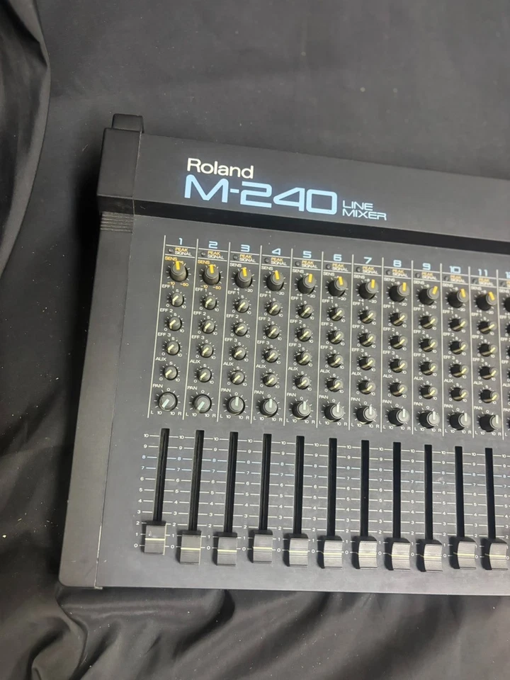 [Tested] Roland M-240 Line Mixer 24-Channel Rackmount Audio Mixing Console - Image 3 of 4