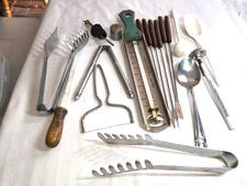 20 Pc Assortment  Kitchen Tools and Gadgets  Some Vintage