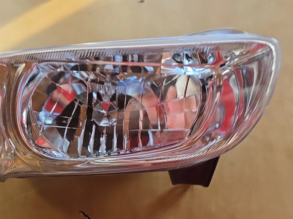 2000-2004 Chevrolet Impala Passenger Headlight-Regular TYC 20-5771-00 Assembly - Изображение 2 из 4