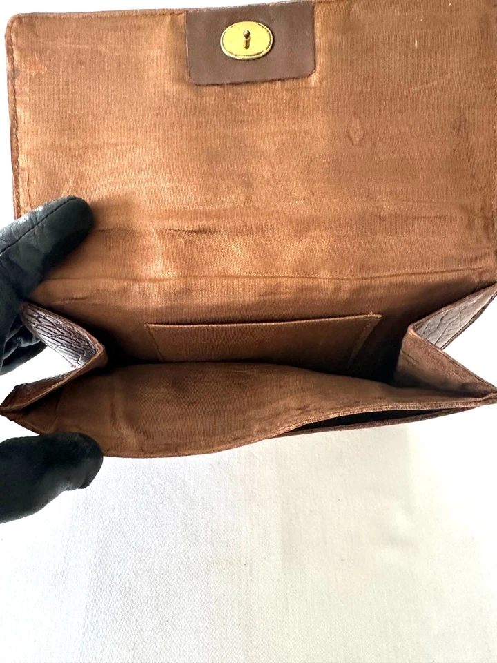 Kleine Krokodil-Unterarmtasche, Vintage, 1950er Jahre, braun, sehr flach - Bild 4 von 4