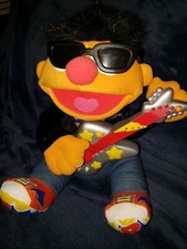 SESAME STREET 1998 Singing ERNIE Rock n Roll Guitar Playing 13 " Plush/ Soft Toy