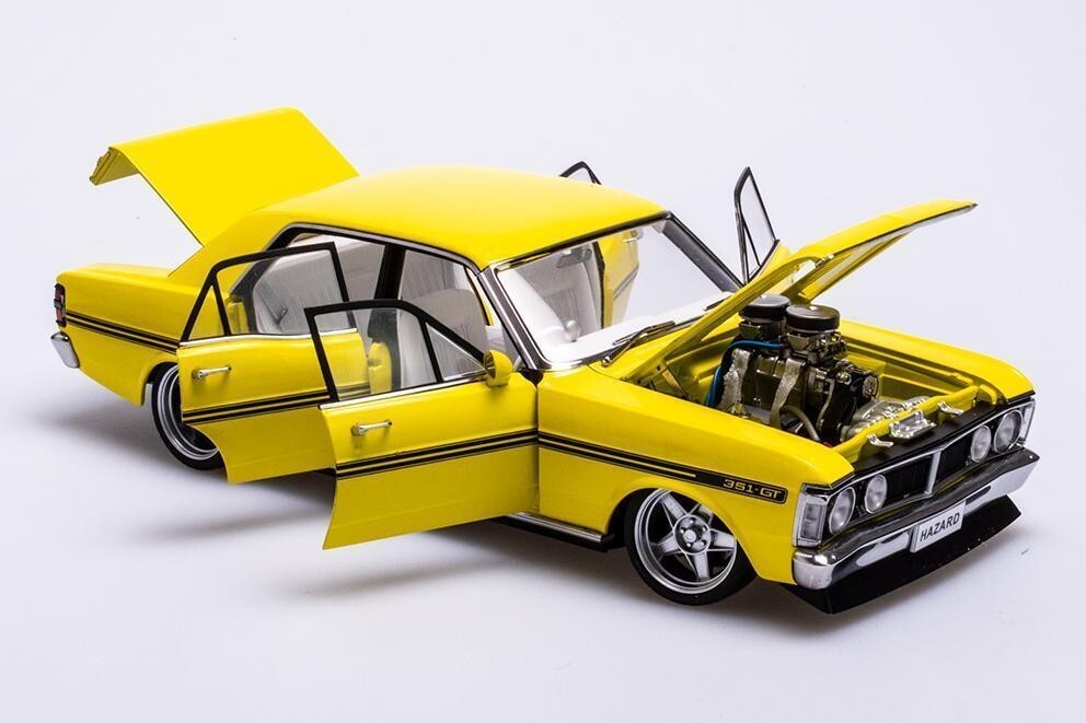 1/18 AutoArt XY Ford Falcon GTHO Street Machine Hazard Neon Yellow
