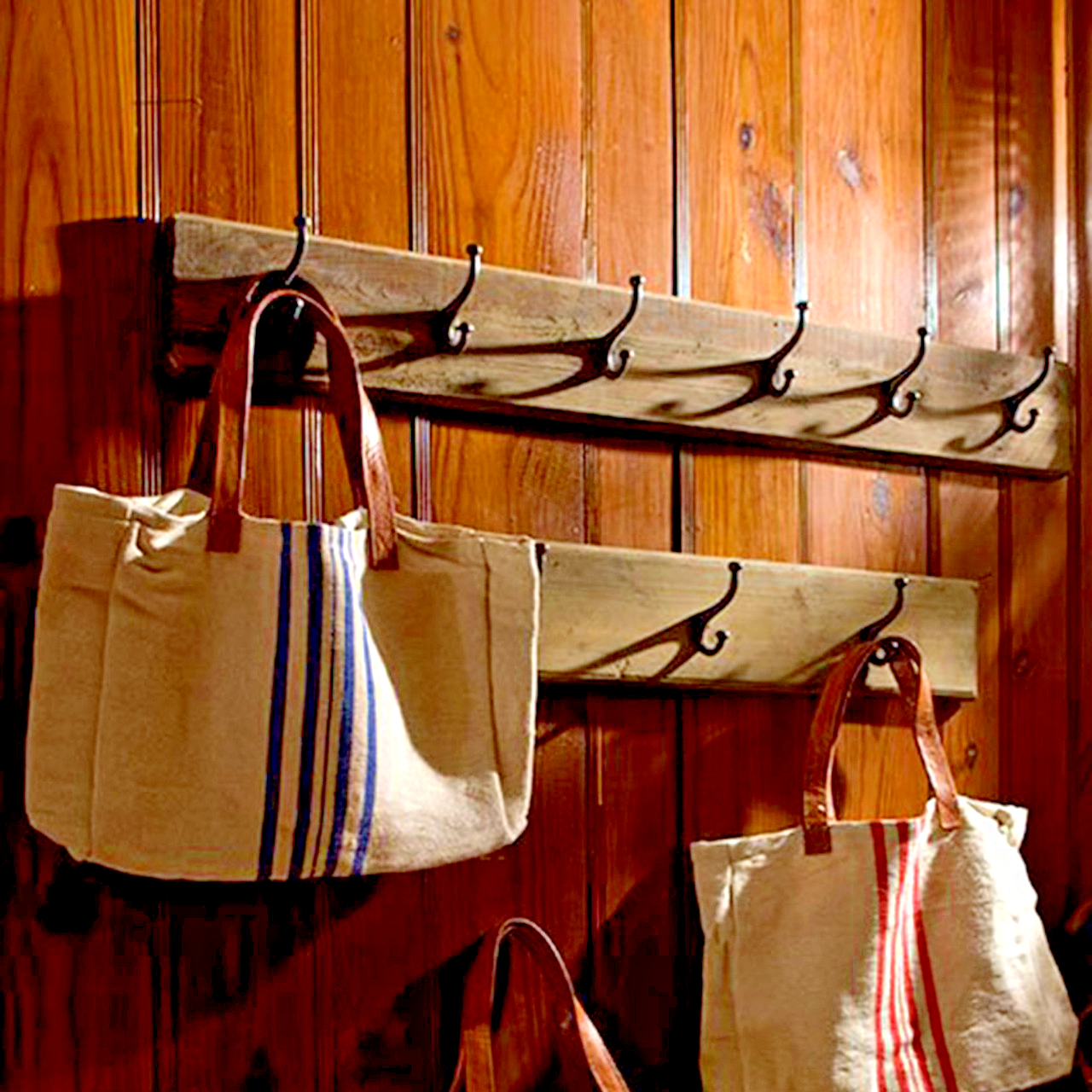Reclaimed Wood Wall Rack with Metal Hooks for Coat and Hat Storage
