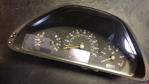 88311281 Tacho Tacho Kombiinstrument A2105403011