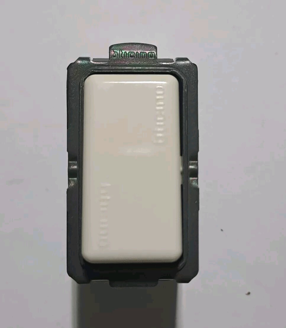 Bticino Deviatore 1P 16A Magic 5003
