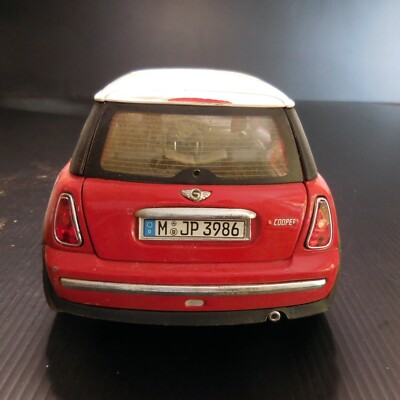 MINI COOPER 2001 1/18 BURAGO Made in ITALY voiture miniature métal rouge N6021 EUR 490,00 - FR MINI COOPER 2001 1/18 BURAGO Made in ITALY voiture miniature métal rouge N6021 EUR 490,00 - FR