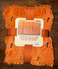 Costco Halloween Faux Fur Plush PUMPKIN Throw Blanket Reversible 60" x 70" NWT