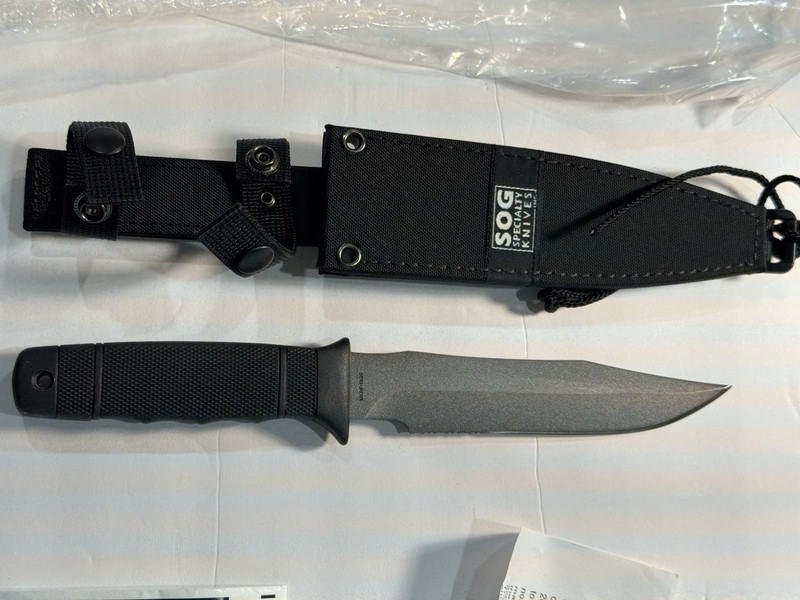 SOG Navy SEAL 200 Knife, New in Box, Combo Blade, 2 SOG Sheaths: cloth & kydex