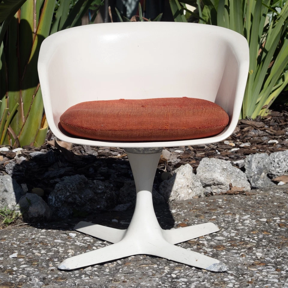 Винтажное кресло из белого стекловолокна Burke 112 Star Trek MCM тюльпан с пропеллерным основанием - Изображение 4 из 4