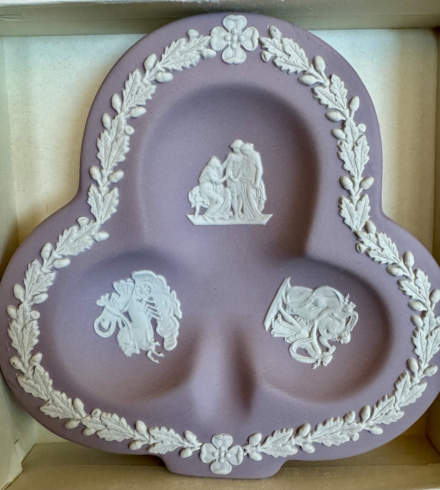 Wedgwood Jasperware Lilac White Club Tray Trinket Dish England w/ Box VTG