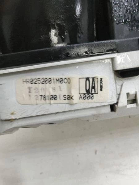 Speedometer Cluster US Market Fits 99 TL 671409 - Image 3 of 3