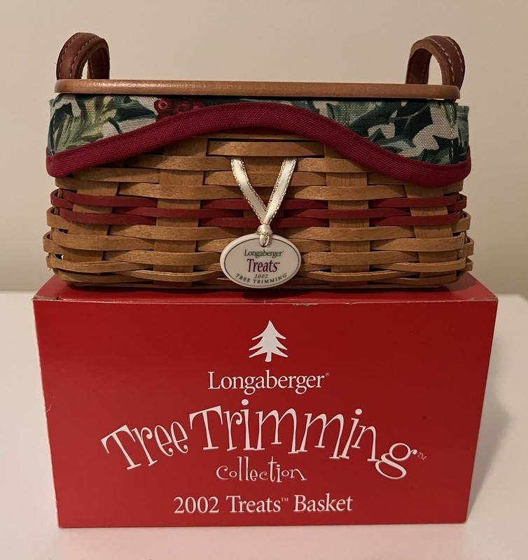 Longaberger 2002 Treats Basket-Plastic Liner, 2 Fabric Liners/Lid/Ceramic Tie on