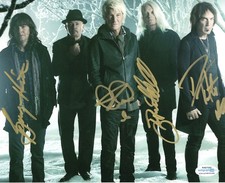 REO Speedwagon Signed Autographed 8x10 Black & Gold Band Photo ACOA
