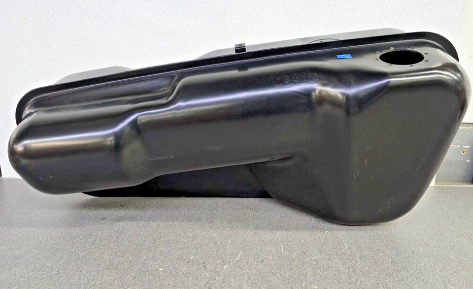 VERY NICE USED ORIGINAL GENUINE PORSCHE 914 FUEL GAS TANK 1973-76 #5 - Image 2 of 4