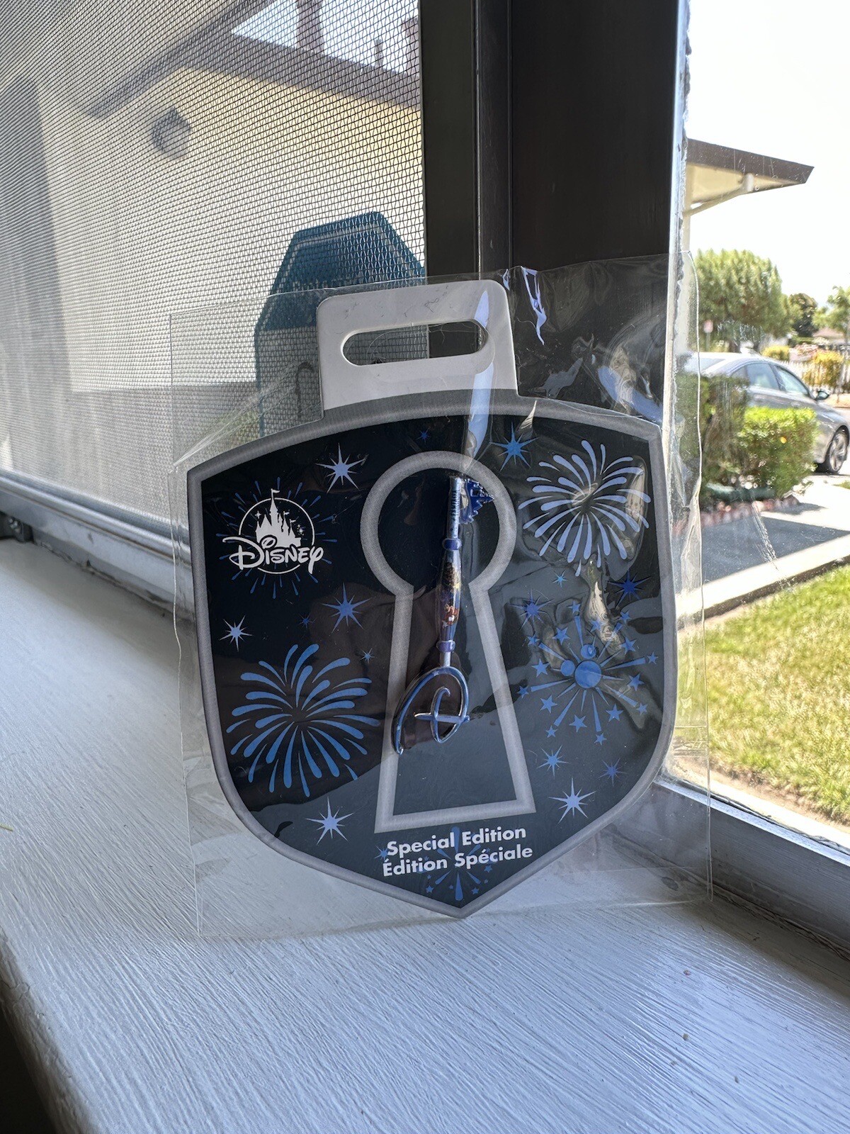 Disney Fantasia 80th Anniversary Collectible Key Pin Sorcerer Mickey Pin NEW