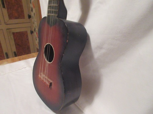 Vintage Regal Ukulele Uke Made In Chicago - Picture 7 of 11