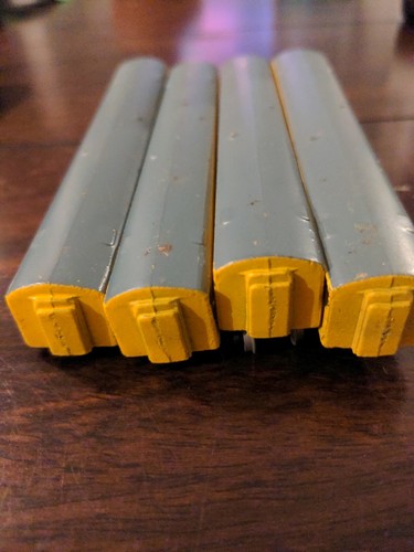 Lone Star Treble-O-Lectric N Gauge Diecast 4 Yellow Union Pacific Coaches parts - Picture 5 of 5