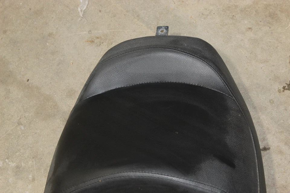 Заднее седло сиденья 2007 Yamaha Rs Venture Rst90 8ET-24750-00-00 - Изображение 3 из 4