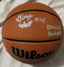 DOUG EDERT MARCH MADNESS LEGEND ST. PETERS PEACOCKS AUTOGRAPHED NCAA BASKETBALL!