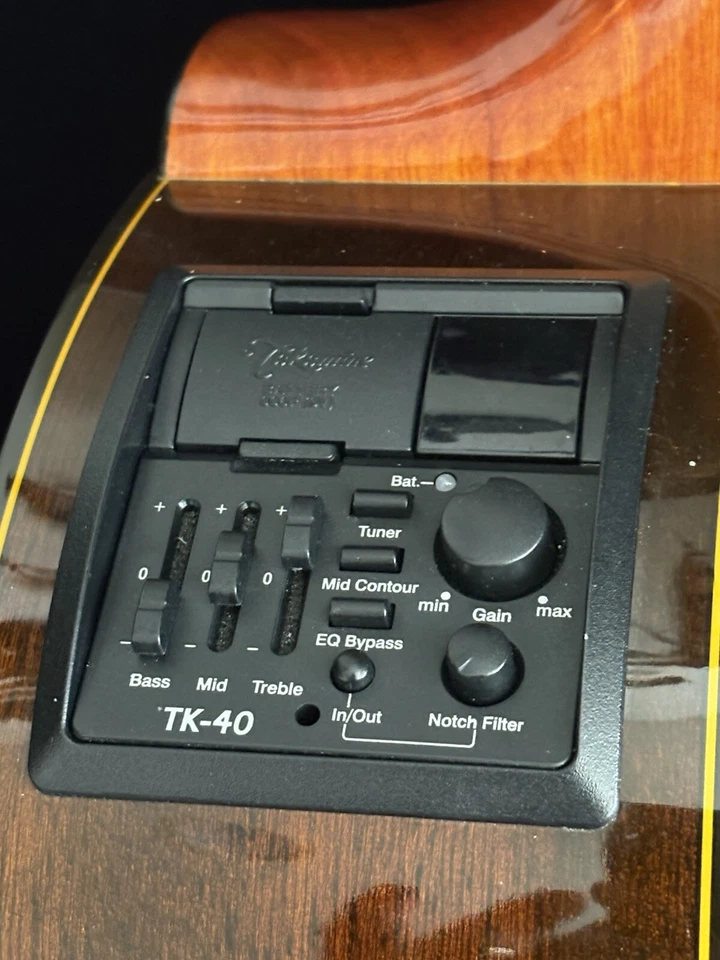 Guitarra eléctrica acústica Foto 2 de 4