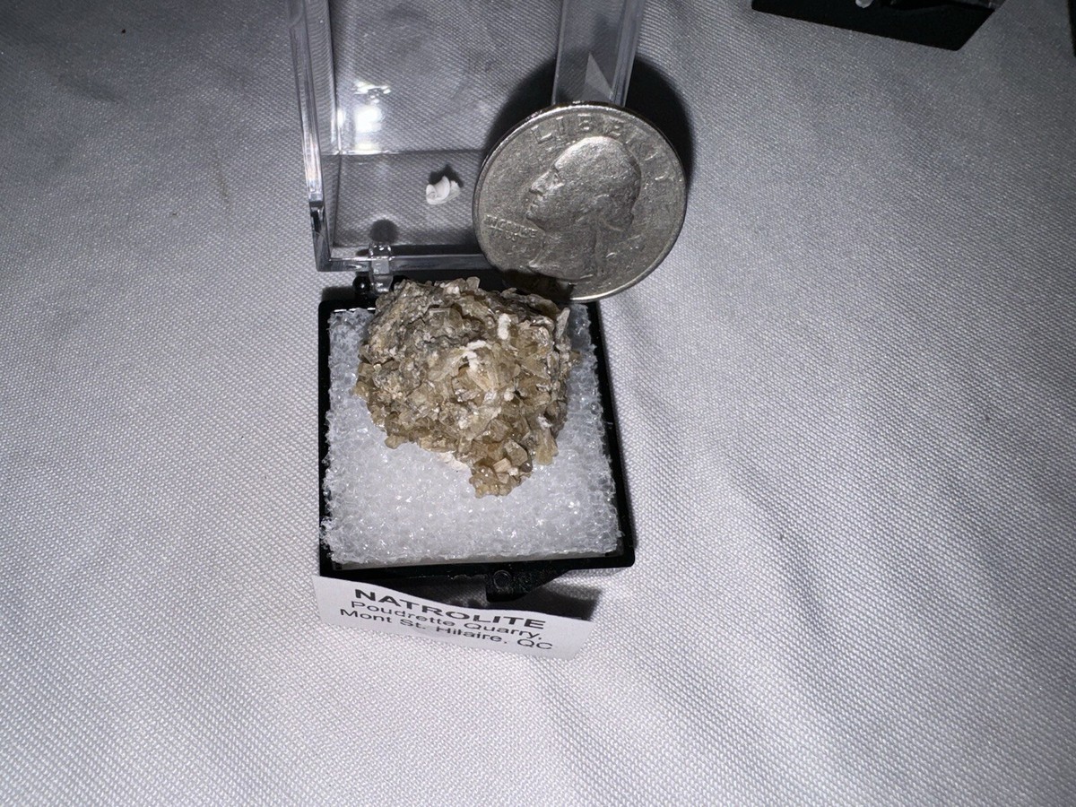 NATROLITE excellent crystals! Poudrette Quarry, Mont Saint Hilaire QC