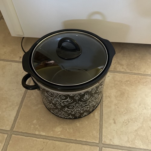 Crock Pot 4.5 Quart Slow Cooker Damask Pattern White - Pre-Owned - Picture 4 of 4