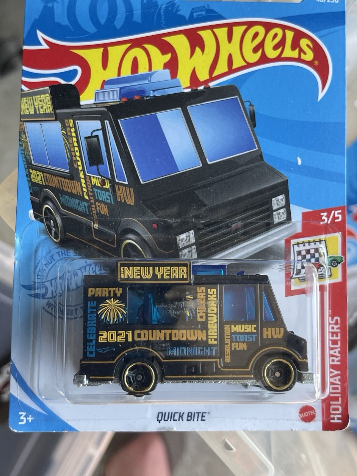 Hot Wheels 2021 Holiday Racers • Quick Bite • Black 1:64 Diecast Food Truck
