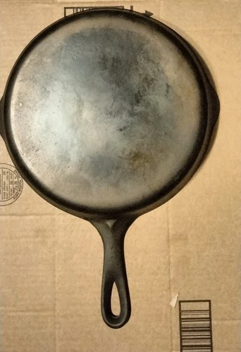 VTG Unmarked Wagner Ware #8 (10 1/2) Cast Iron Skillet In Good Condition USA