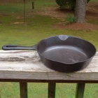 Vintage Unmarked WAGNER WARE #5 Cast Iron 8" SKILLET FRY PAN Sits Flat No Spin