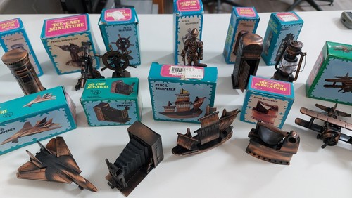 12 Boxed vintage pencil sharpeners set/retro PlayMe - Picture 2 of 2
