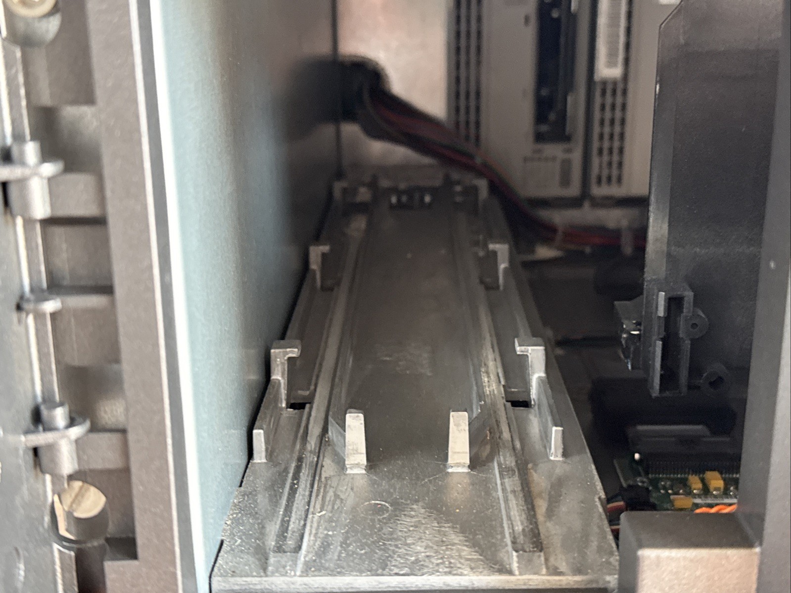 Overland Storage NEO 2000E Tape Library with 2 x LTO-5 Fibre Channel