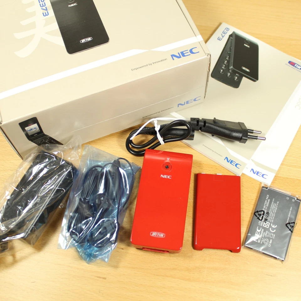 罕见老式NEC e373红色翻盖手机国际带盒收藏品完整 — 第 3/4 张图片