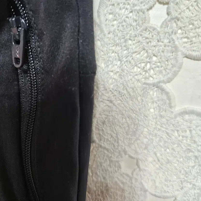 Adidas Women's 3/4 Length Shorts, Size 160, US 95-100 thumbnail 8