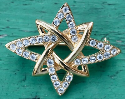 Monet signed brooch Signed Monet Classic Brooch Gold Tone Intersecting Rings 70s  main image 4