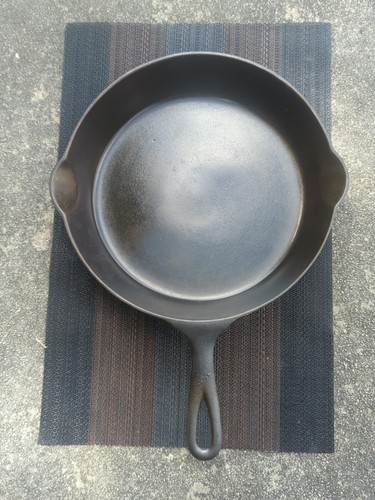 ERIE Cast Iron Skillet #8, Third Series Fully Restored,