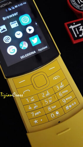NOKIA 8110 4G NUOVO ORIGINAL tipo vintage telefono CELLULARE banana phone matrix - Afbeelding 1 van 19