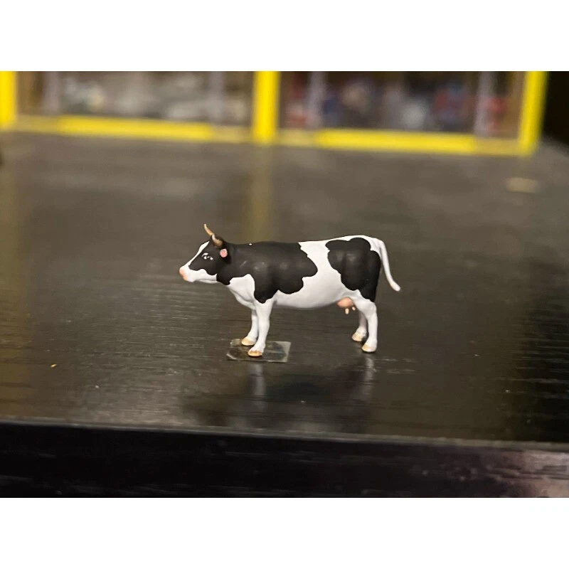 Diorama 1/64 Animal Figure Model Cow Pets Farm Scene Doll Model Accessories Tool - Image 4 of 4