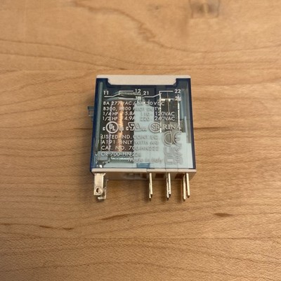 Allen-Bradley 700-HK32Z24-4 Relay DPDT 24VDC Coil