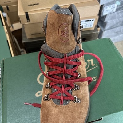 Danner Mountain Boots New Size 8 medium women s 62245