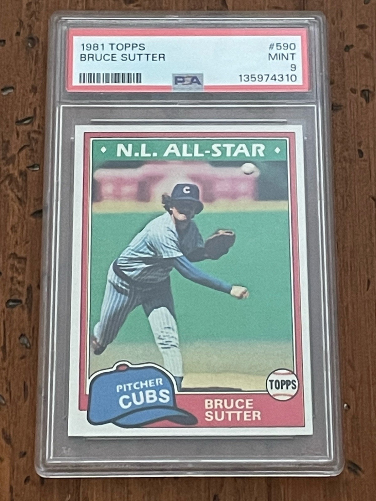 1981 Topps Bruce Sutter #590 Chicago Cubs PSA 9 *GREAT CENTERING*