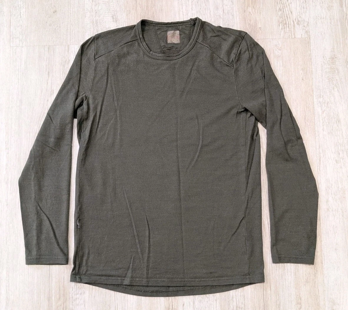 Icebreaker Merino 200 Base Layer Mens Medium Green Long Sleeve Crew Neck Top
Opens in a new window o