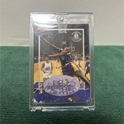 1997-98 Score Board Kobe Bryant Auto Collection Strongbox #16  Mint