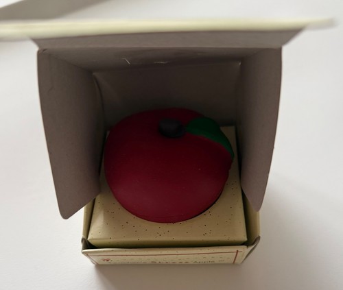 Pomme de stress du professeur en boîte (circonférence 8") - Photo 5 sur 6