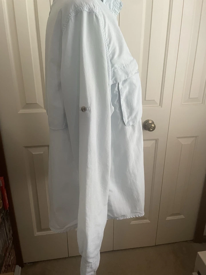 LL Bean Women light blue Fishing Shirt Size L Vents Zipper Front Cargo Pockets - Image 2 of 4