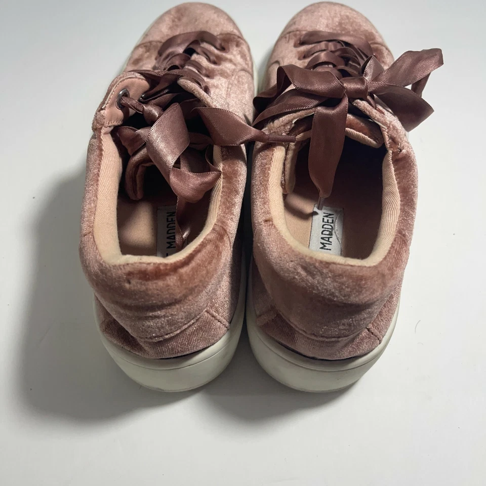 Tênis Steve Madden rosa veludo Bertie -V com cadarço tamanho 8,5 B feminino - Imagem 4 de 4