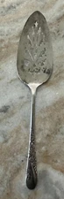 Solid Pierced Pie Server Bridal Wreath (Silverplate, 1950) by ONEIDA SILVER
